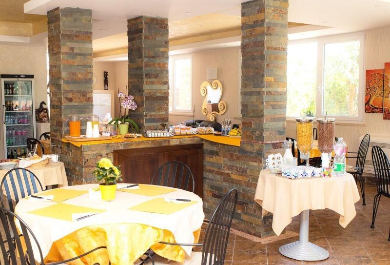 Hotel Villa Aurora Latina Luaran gambar