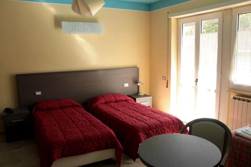 Hotel Villa Aurora Latina Luaran gambar