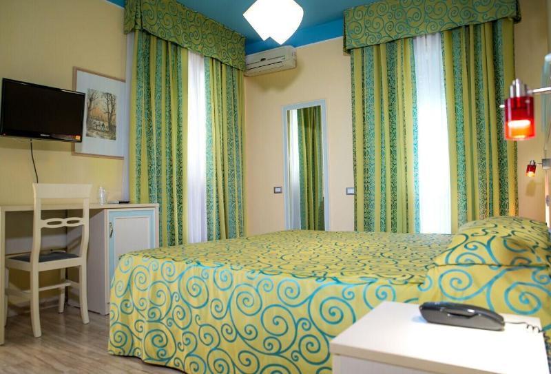 Hotel Villa Aurora Latina Luaran gambar