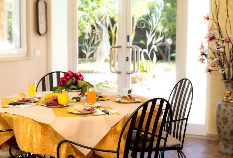 Hotel Villa Aurora Latina Luaran gambar