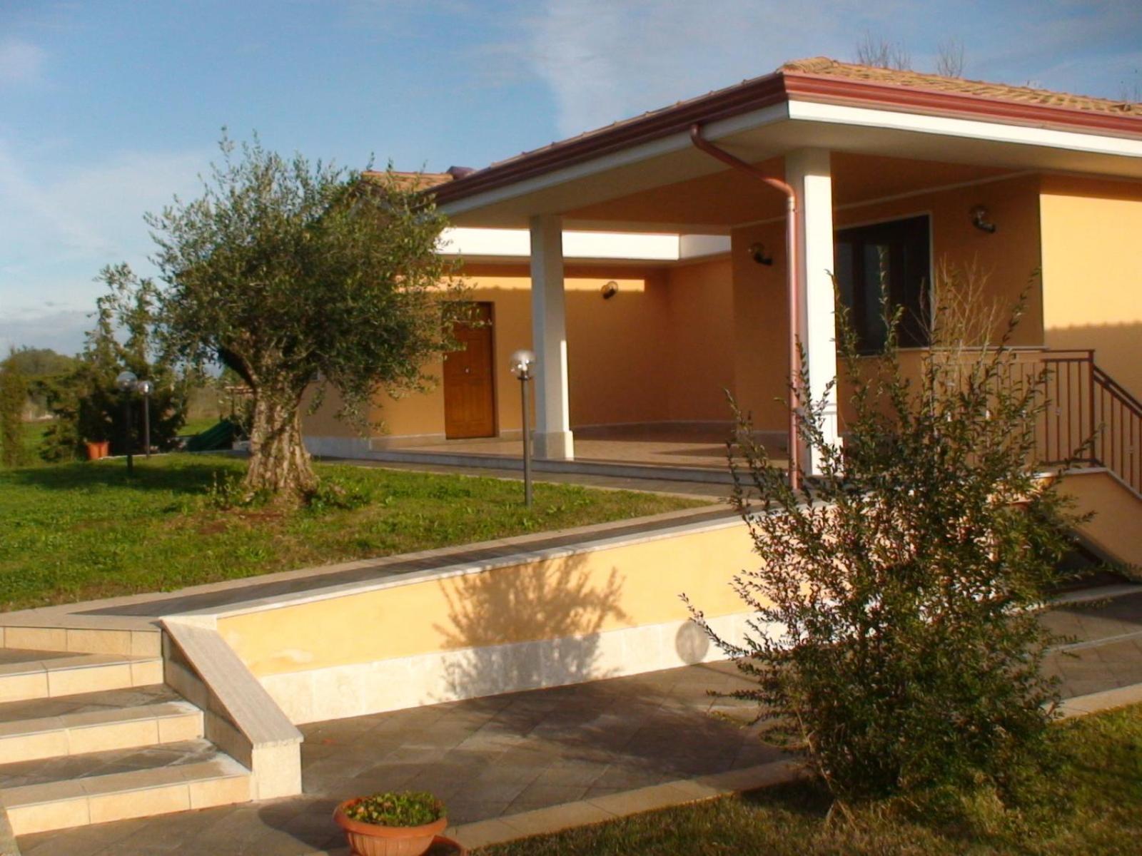 Hotel Villa Aurora Latina Luaran gambar