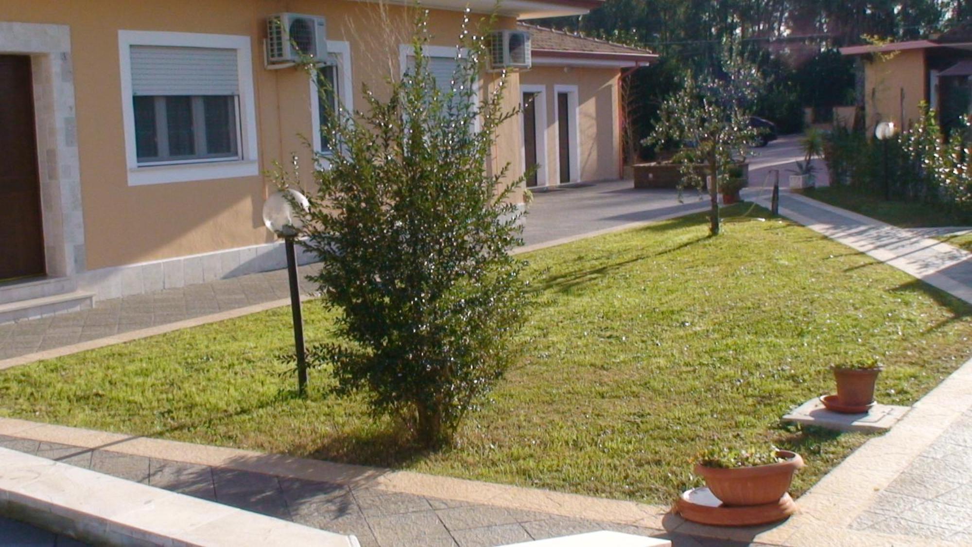 Hotel Villa Aurora Latina Luaran gambar
