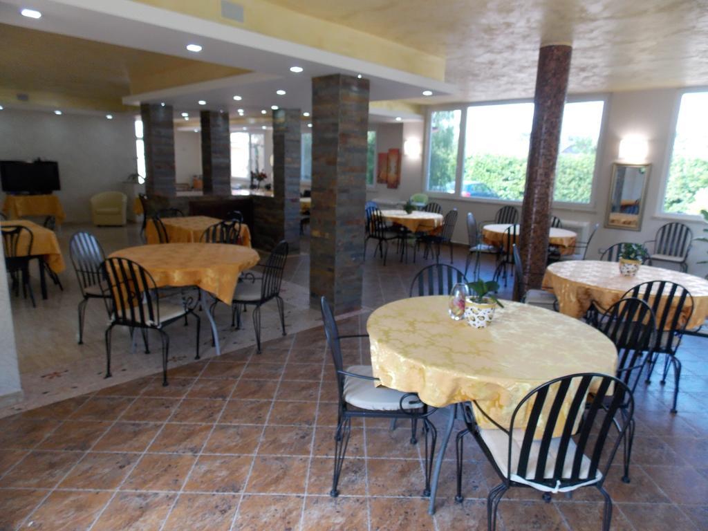 Hotel Villa Aurora Latina Luaran gambar